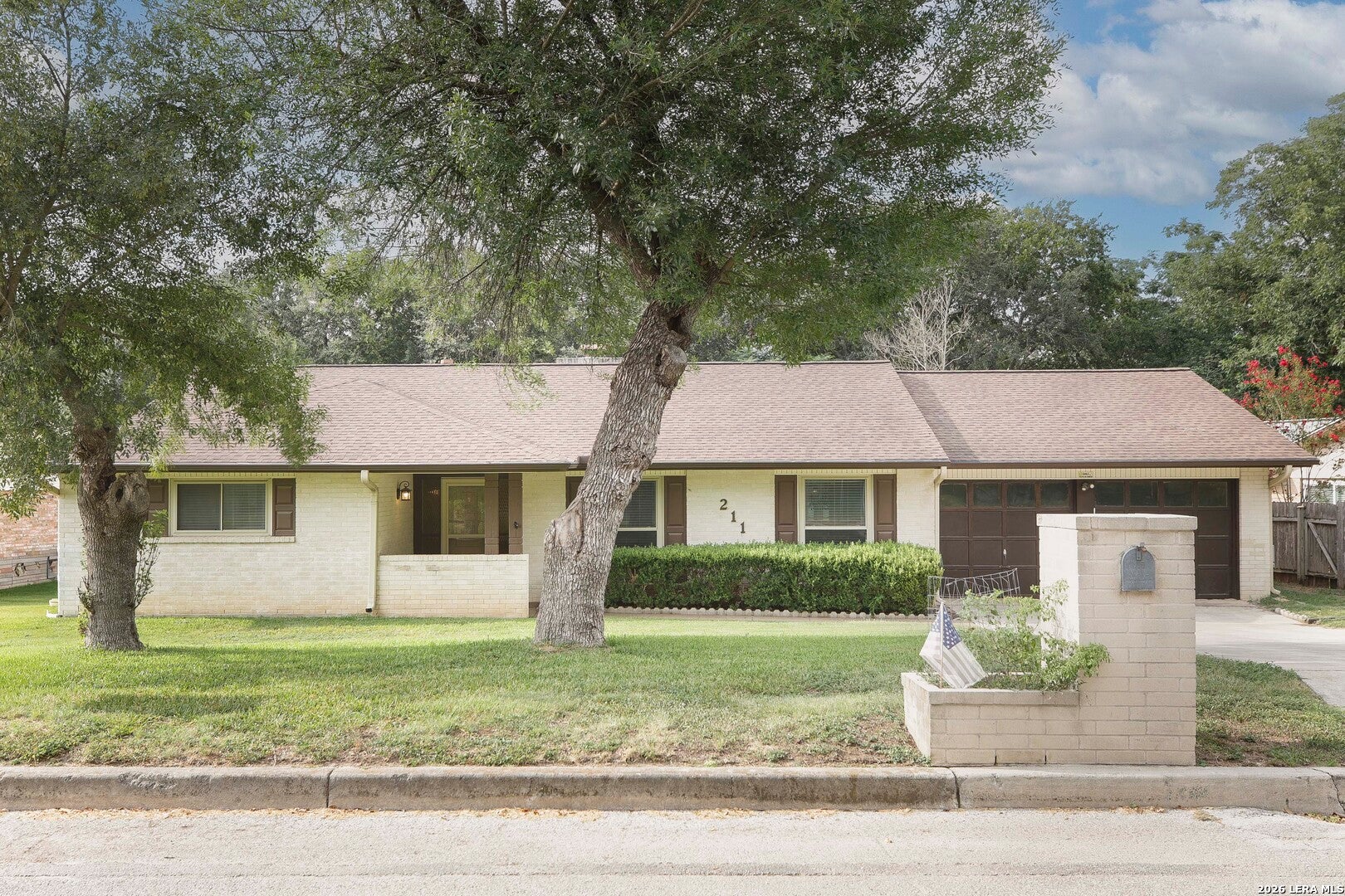 211 FORREST TRL