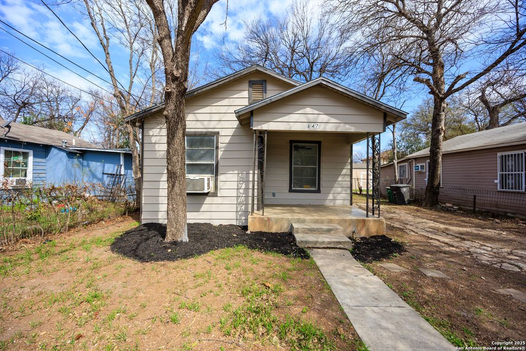 Photo of 847 Angela, San Antonio, TX 78207 (MLS # 1931012)