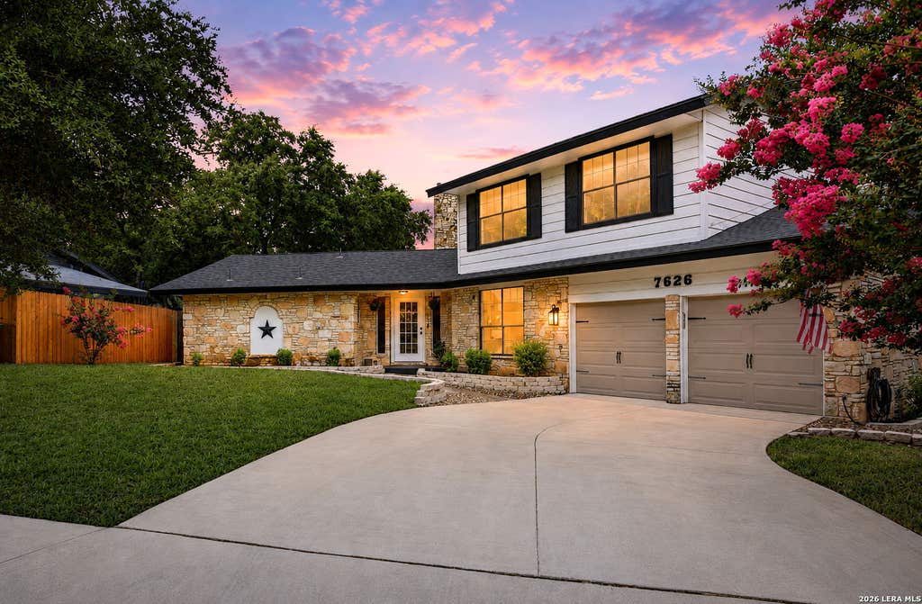 Photo of 7626 Tippit Trl, San Antonio, TX 78240 (MLS # 1993367)