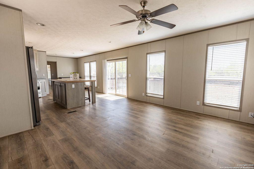 Photo of 181 Viridian View, Pleasanton, TX 78064 (MLS # 1933508)