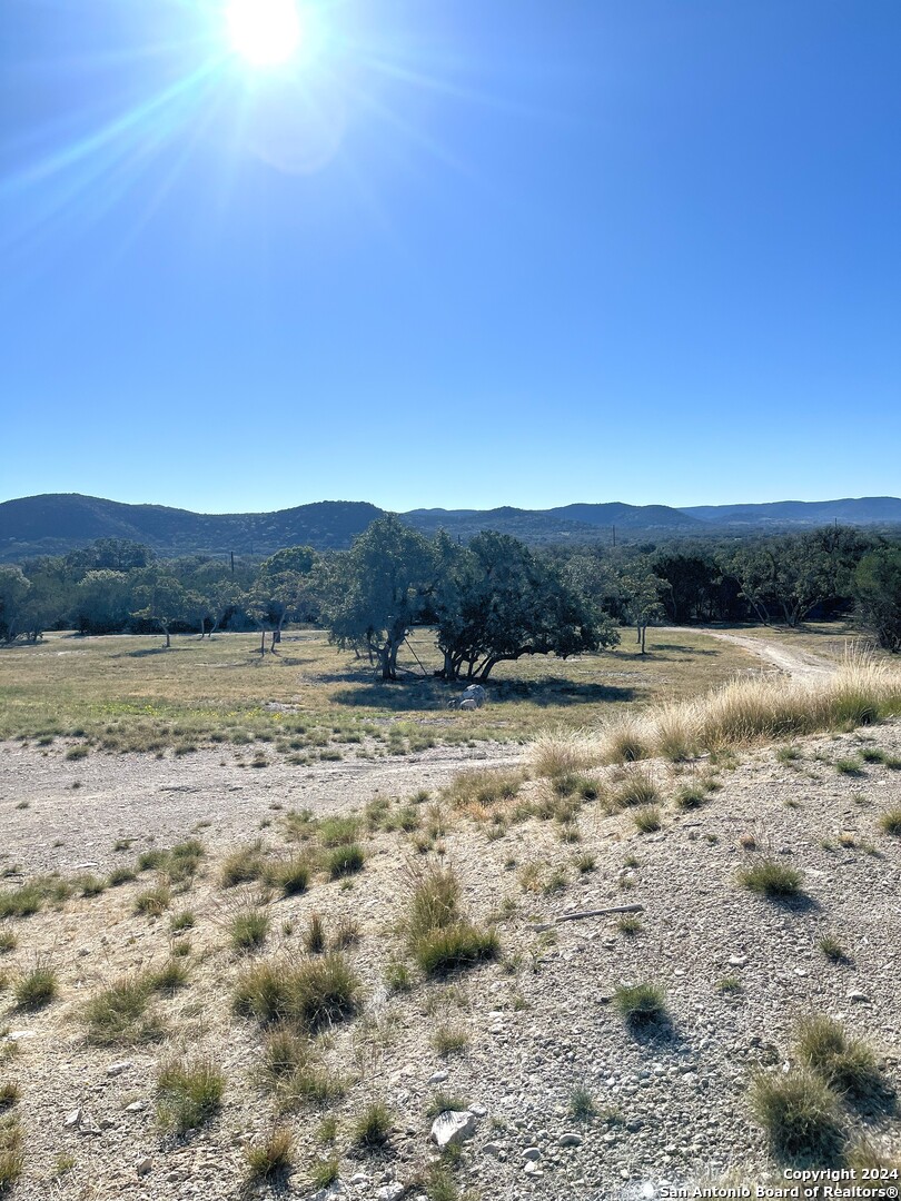 2763 E ranch road 337
