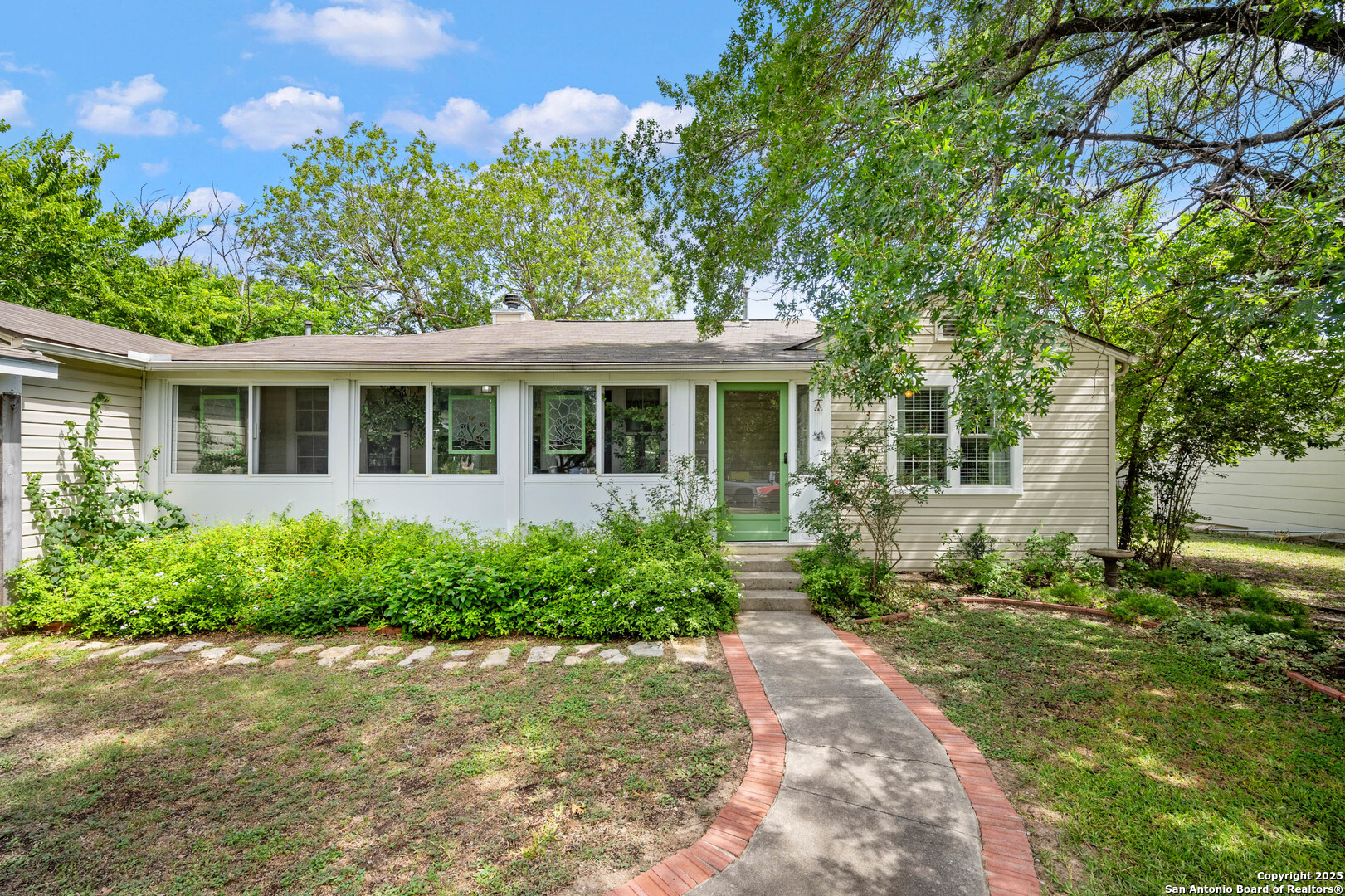 131 Larchmont