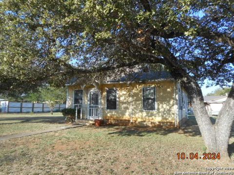 A home in Jourdanton