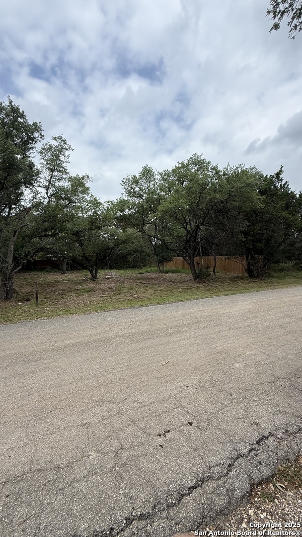 2915 Lakeshore