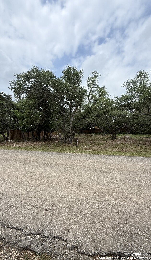 2915 Lakeshore