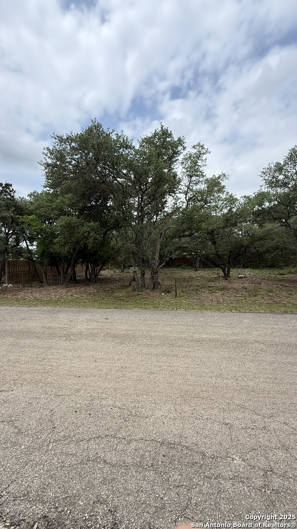 2915 Lakeshore