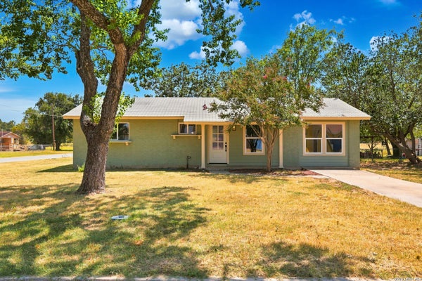 15100 NORVELL ST, LYTLE, TX 78052 - Image 5bb0252d1aa7cde3efd2c516c66c52f6/2361385596