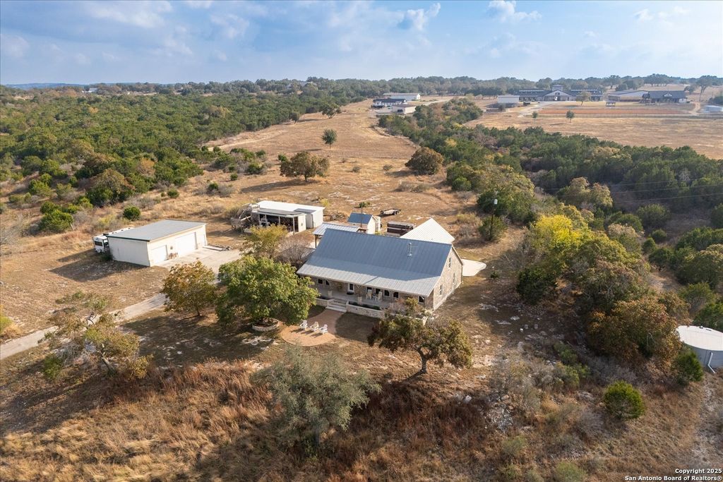 Photo of 127 Camp Alzafar, Boerne, TX 78006 (MLS # 1933708)