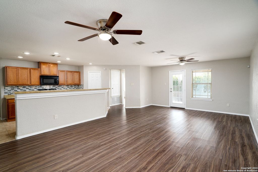 Photo of 910 TRILBY, San Antonio, TX 78253 (MLS # 1934448)