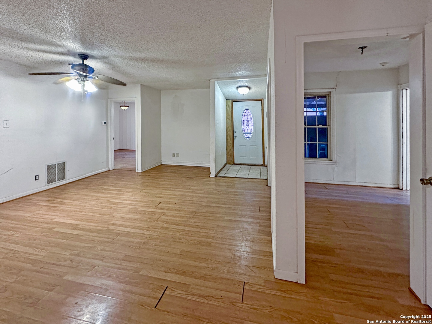 547 Queen Anne Ct