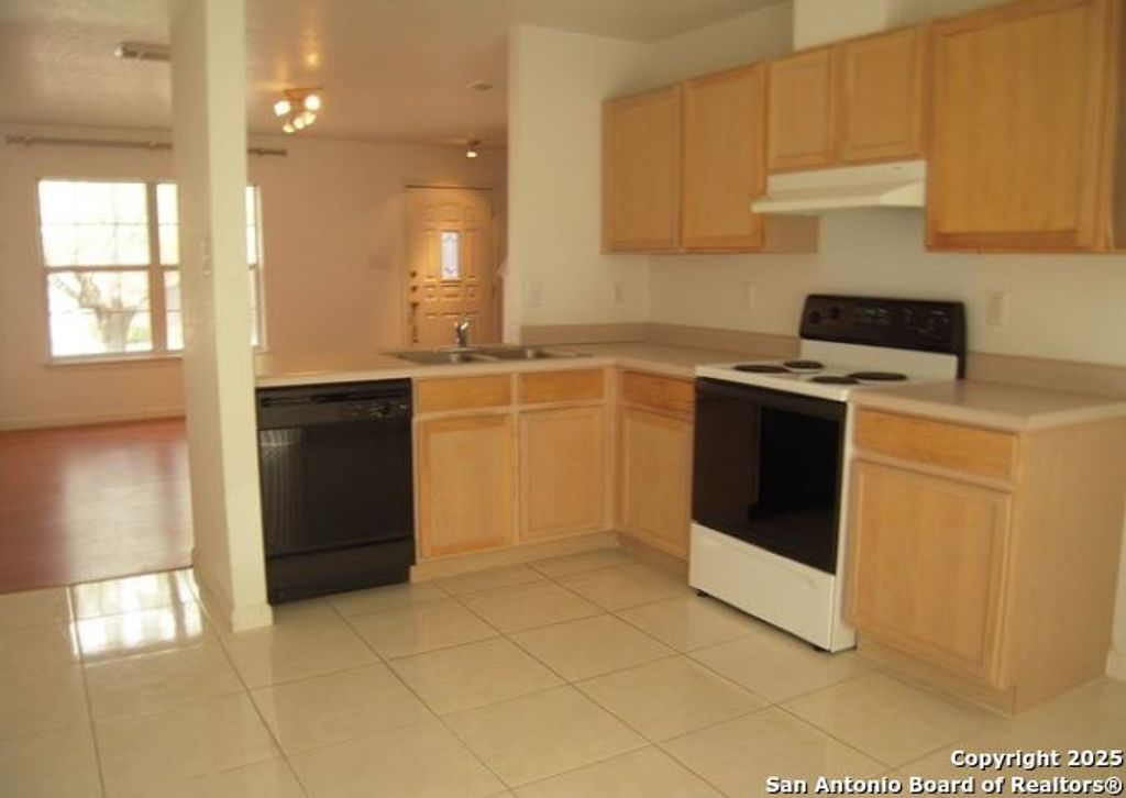 Photo of 10106 Trailhead Pass, San Antonio, TX 78251 (MLS # 1879981)