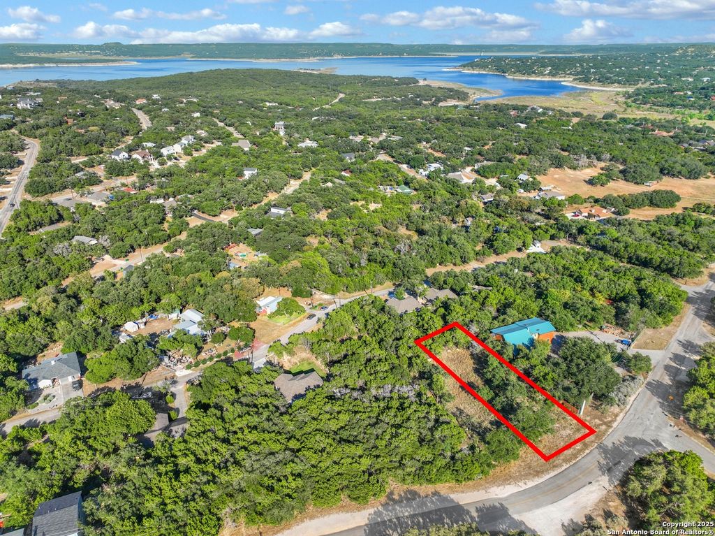 Photo of 1603 Canyon Bend, Canyon Lake, TX 78133 (MLS # 1916530)