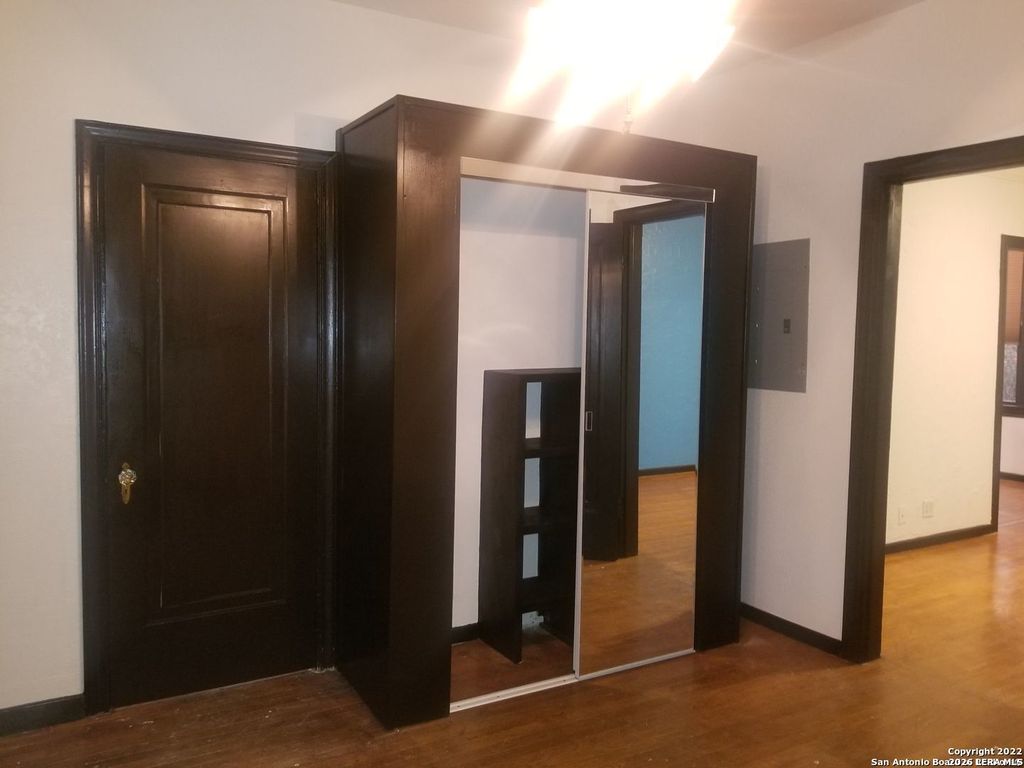 Photo of 810 W Craig 201 #201, San Antonio, TX 78212 (MLS # 1959115)