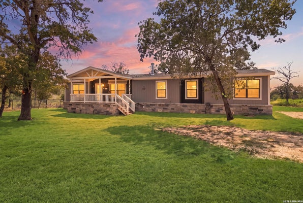 152 SYRAH ST, LA VERNIA, TX 78121 - Image 5c277ed9106c2bbd4868f7f1d3f4b8c2/3319005130