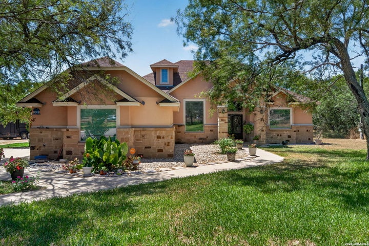 Photo 1 of 42 — 124 County Road 2662, Devine, TX 78016