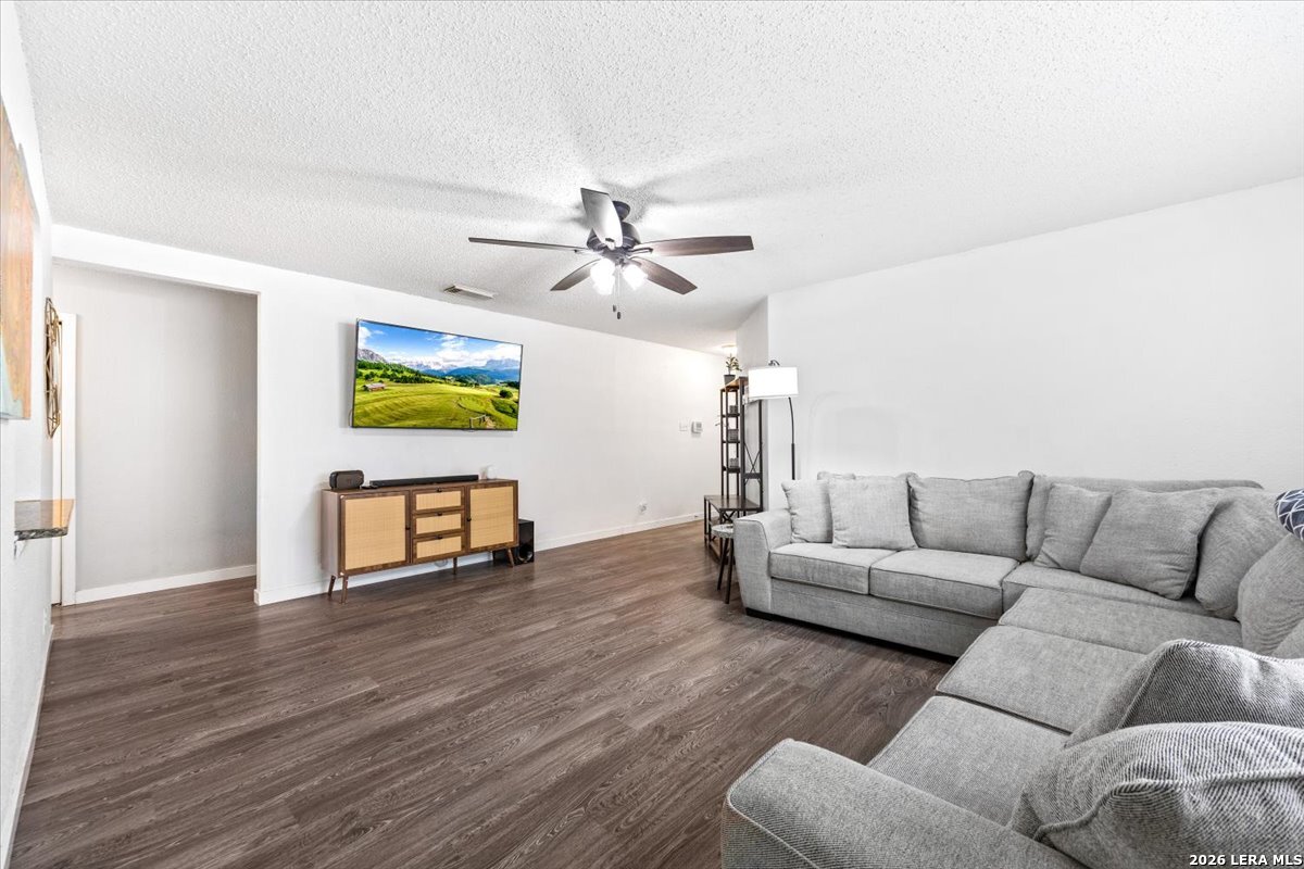 13354 Greenstone