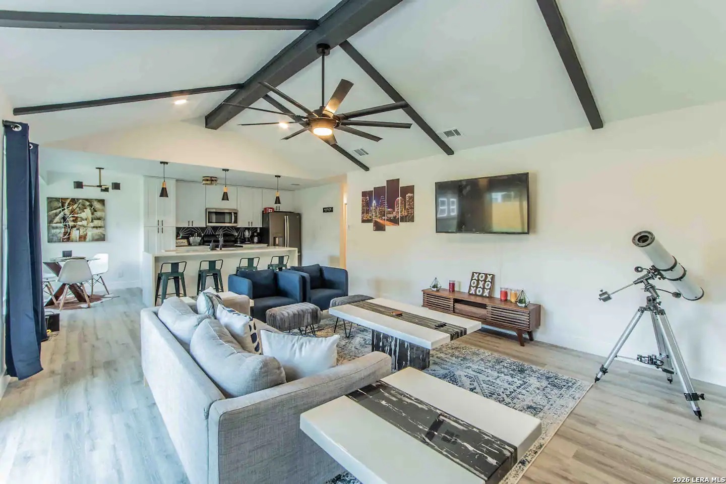 Photo 1 of 28 — 7500 rio, Austin, TX 78724