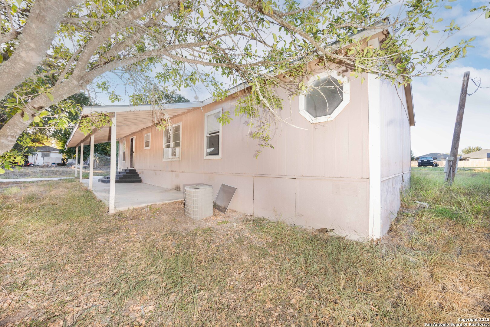 808 Uvalde St