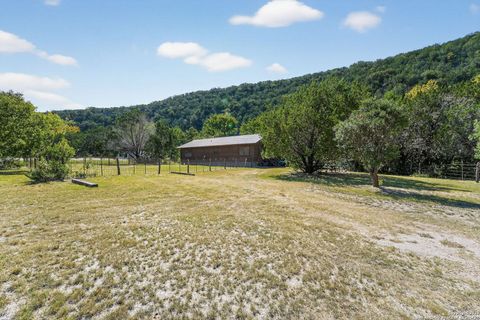 648 Bluffcreek Leakey TX 78873