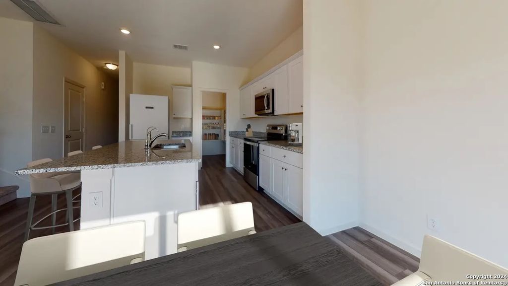 Photo of 7219 King Bend, San Antonio, TX 78252 (MLS # 1934126)