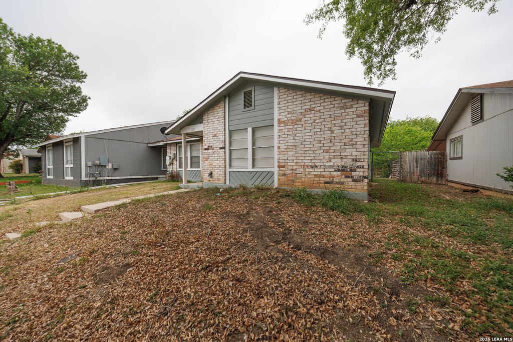Photo of 1211 Churing, San Antonio, TX 78245 (MLS # 1954728)