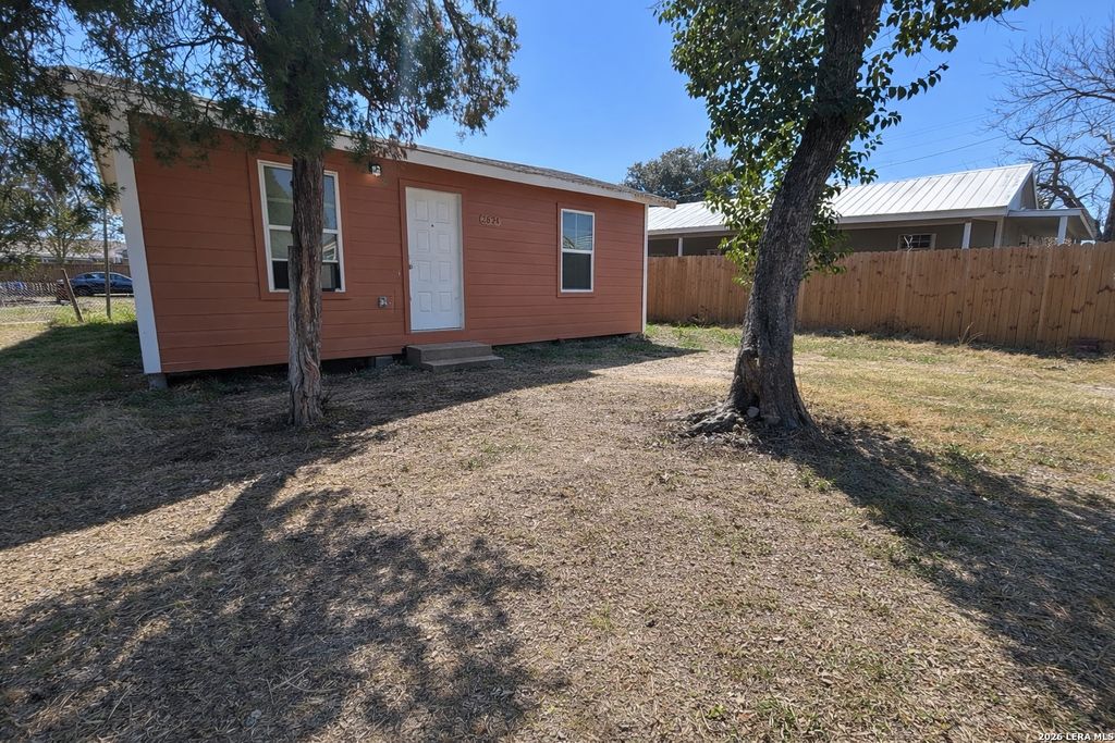 Photo of 2624 Vera Cruz, San Antonio, TX 78207 (MLS # 1947445)