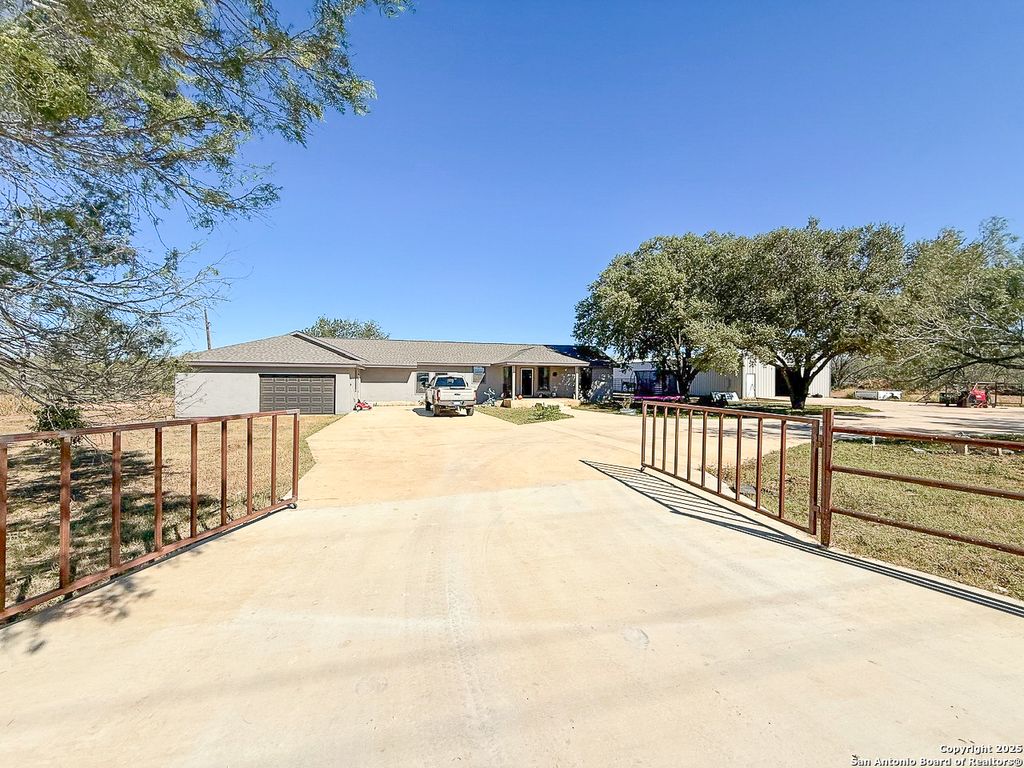 Photo of 200 Pr 6631, Devine, TX 78016 (MLS # 1920769)