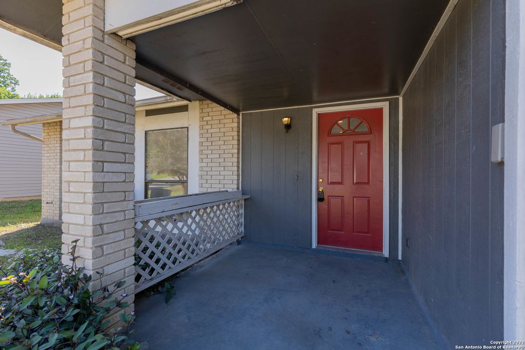 Photo of 5434 MOUNTAIN VISTA DR, San Antonio, TX 78247 (MLS # 1944478)
