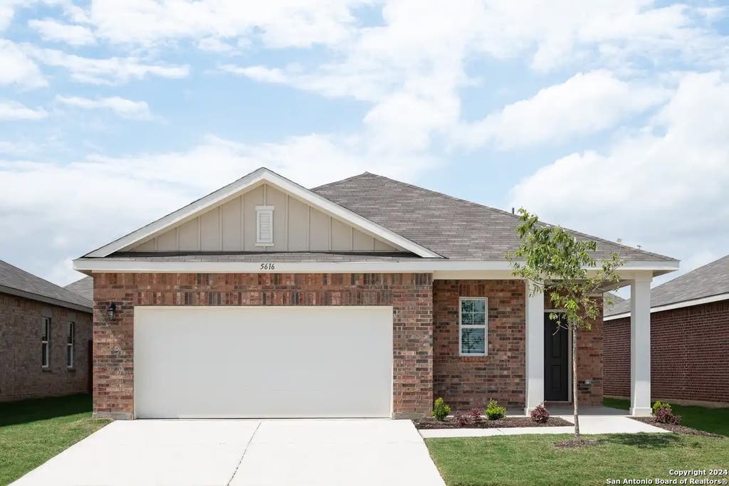Photo of 117 Peterson Place, Adkins, TX 78101 (MLS # 1972763)