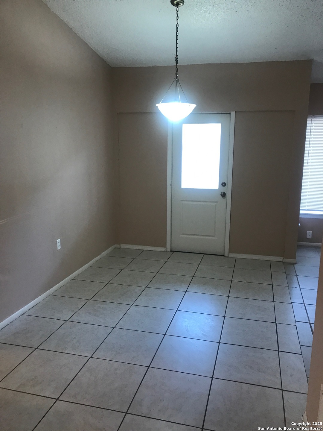 9543 Bowen Dr