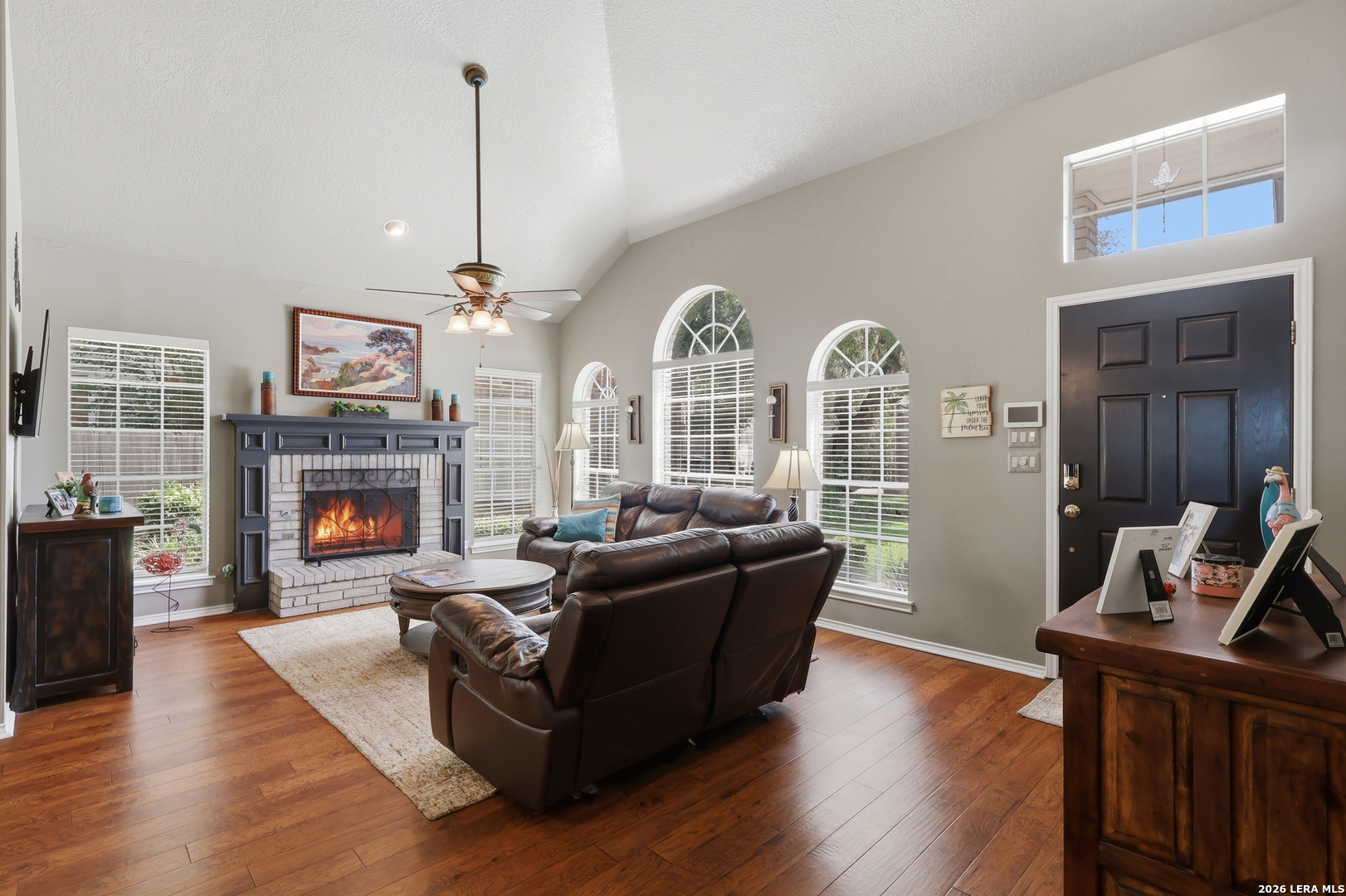 2103 MOLLYS WAY DR