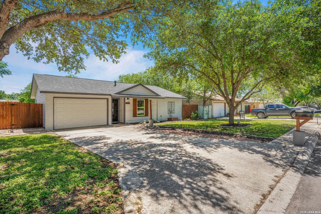 Photo of 9816 MEADOW HL, Converse, TX 78109 (MLS # 1973016)