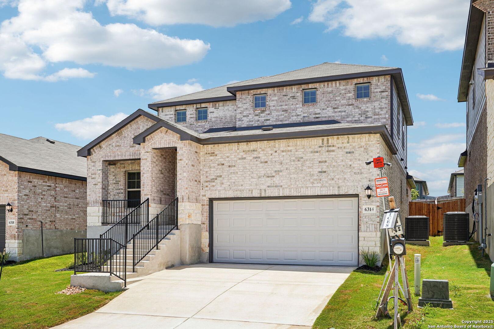 6314 Comanche Coyote