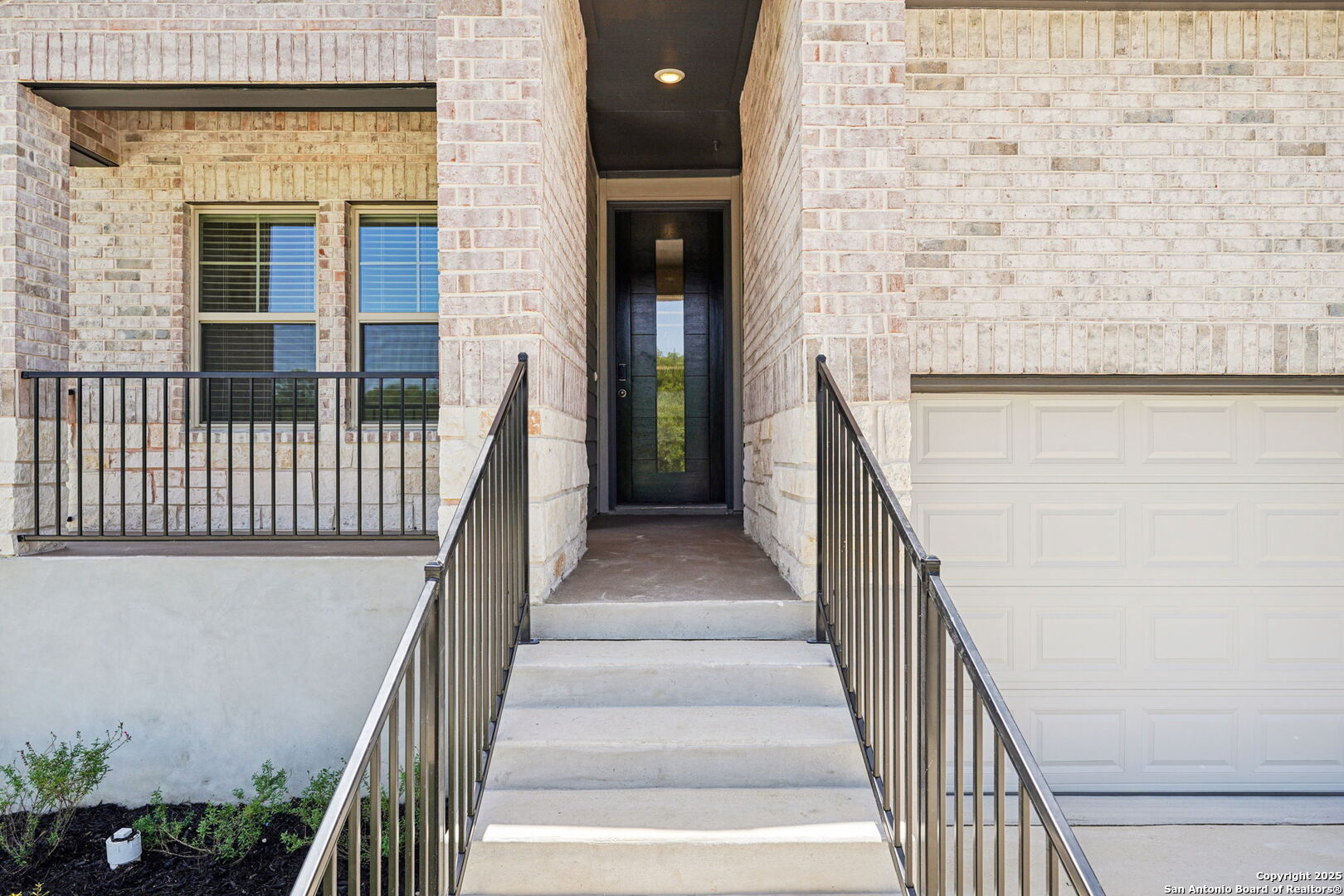 6314 Comanche Coyote