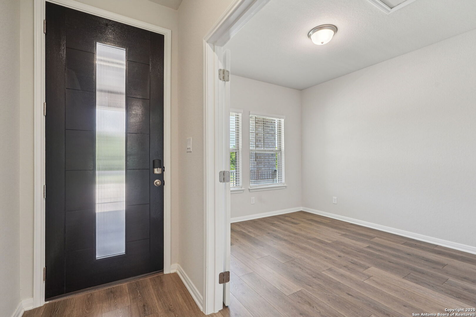 6314 Comanche Coyote