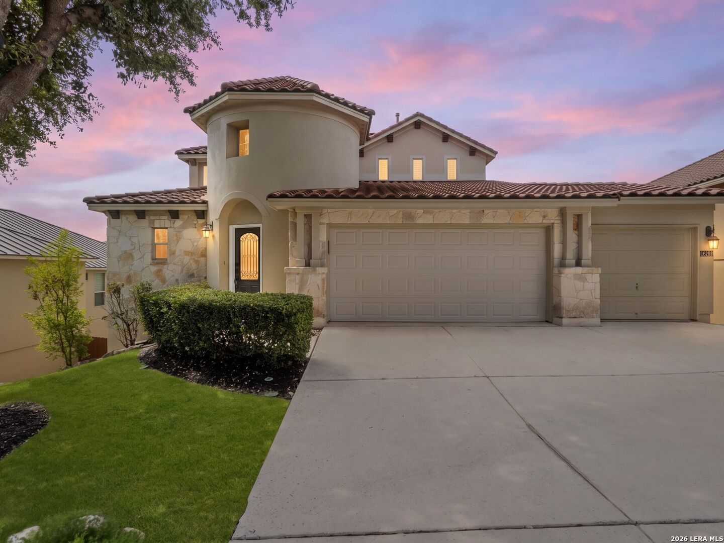 Photo 1 of 59 — 18318 MUIR GLEN DR, San Antonio, TX 78257