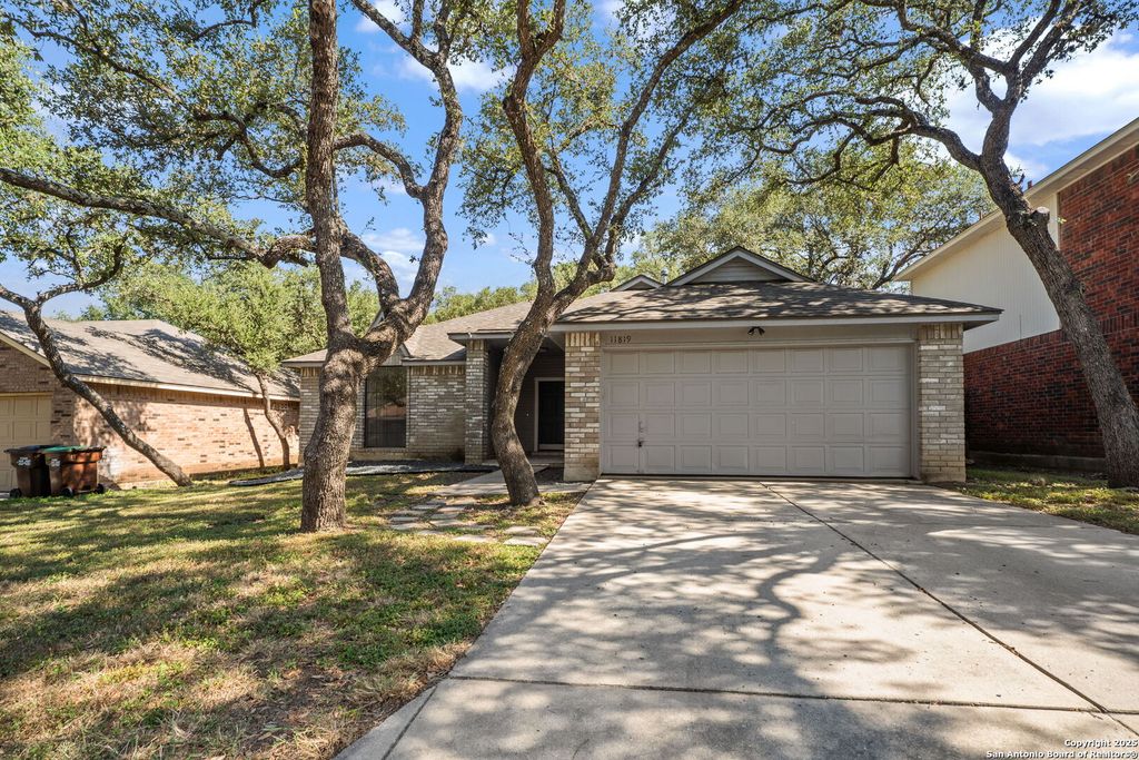 Photo of 11819 Freelan Dr, San Antonio, TX 78253 (MLS # 1890159)