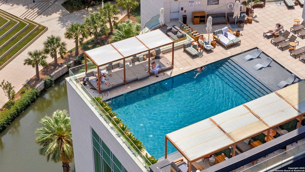 Photo of 123 Lexington Ave 1703 #1703, San Antonio, TX 78205 (MLS # 1909729)