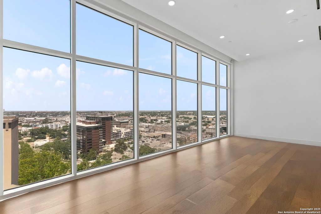 Photo of 123 Lexington Ave 1703 #1703, San Antonio, TX 78205 (MLS # 1909729)