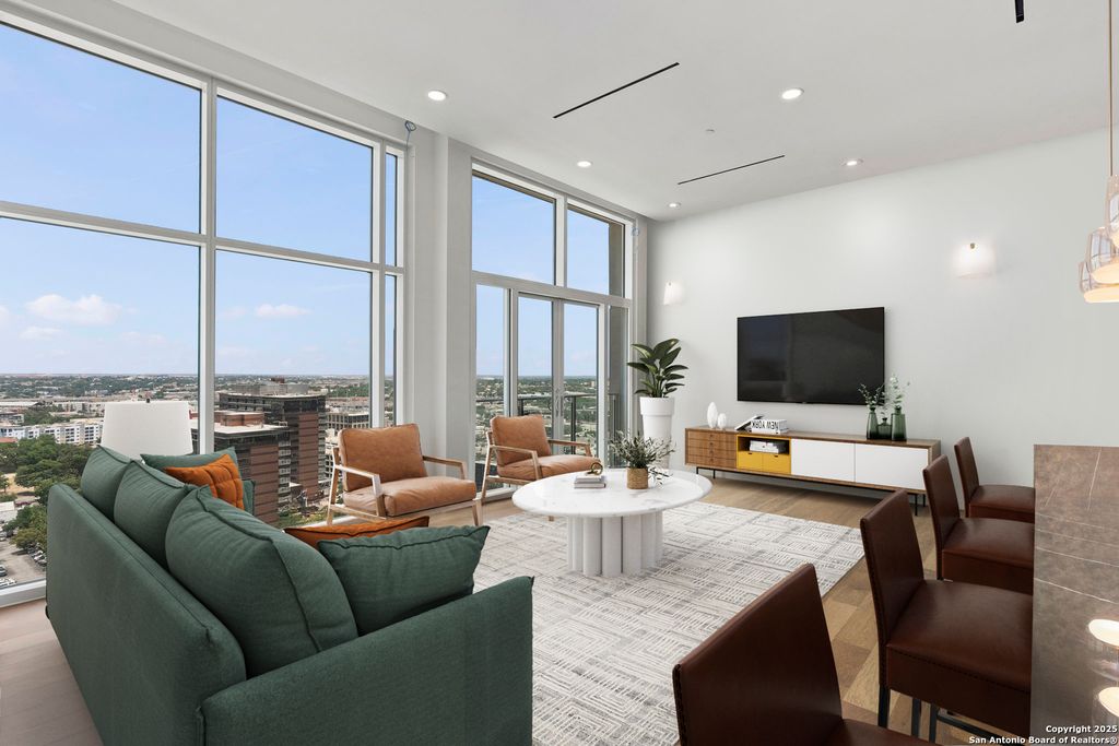 Photo of 123 Lexington Ave 1703 #1703, San Antonio, TX 78205 (MLS # 1909729)