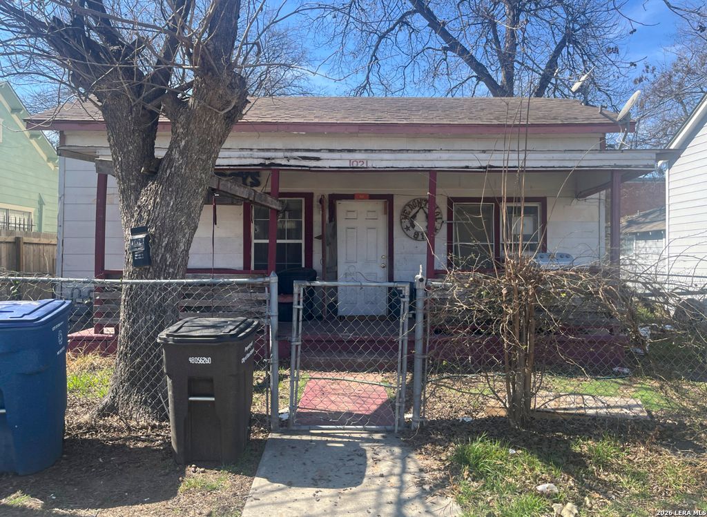 Photo of 1021 cherry, San Antonio, TX 78202 (MLS # 1947516)