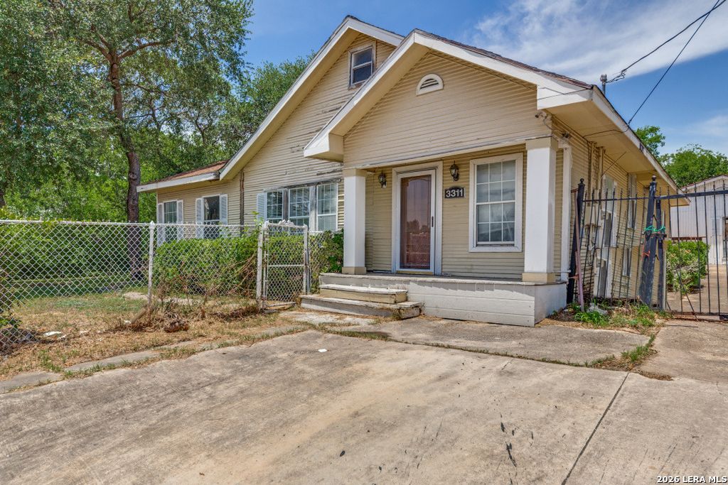 Photo of 3311 W Commerce, San Antonio, TX 78207 (MLS # 1936430)