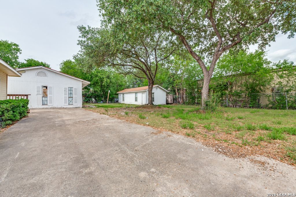 Photo of 3311 W Commerce, San Antonio, TX 78207 (MLS # 1936430)