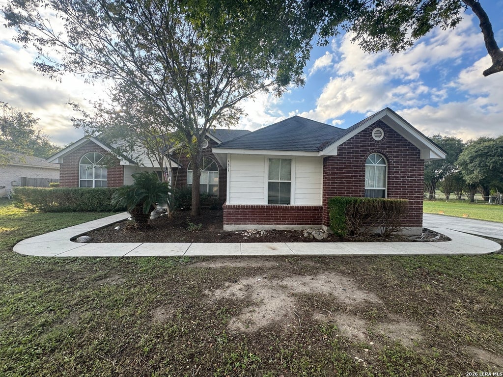 Photo of 521 Woodlake Dr, McQueeney, TX 78123 (MLS # 1992414)
