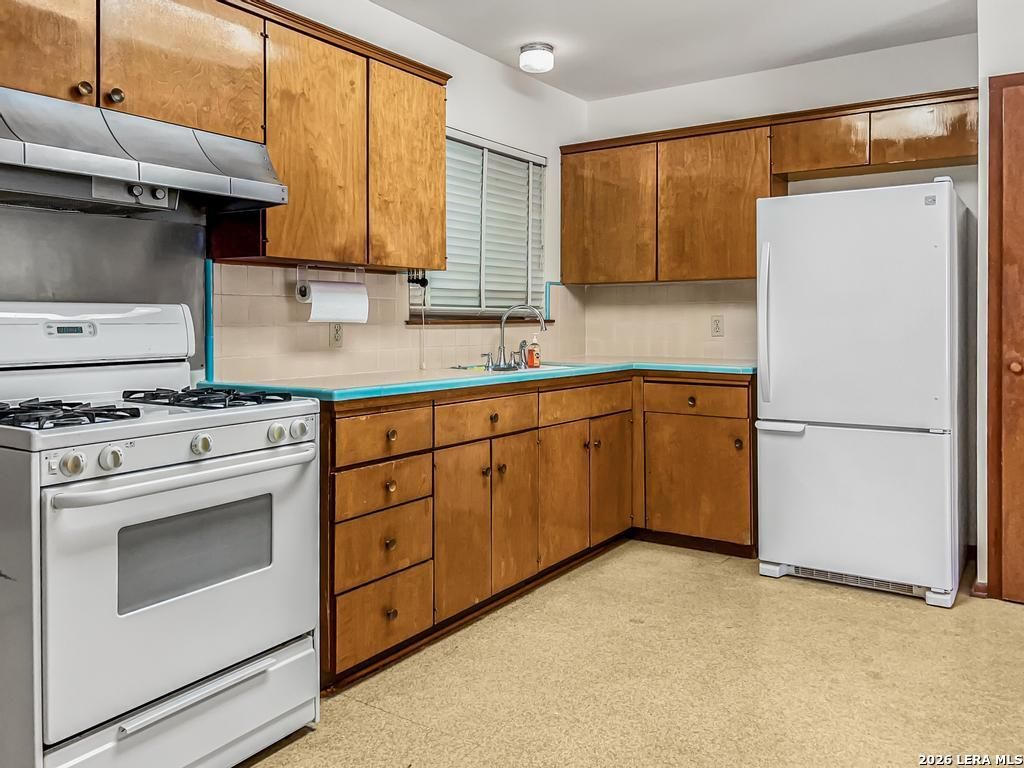 Photo of 119 Gladstone, San Antonio, TX 78214 (MLS # 1943742)