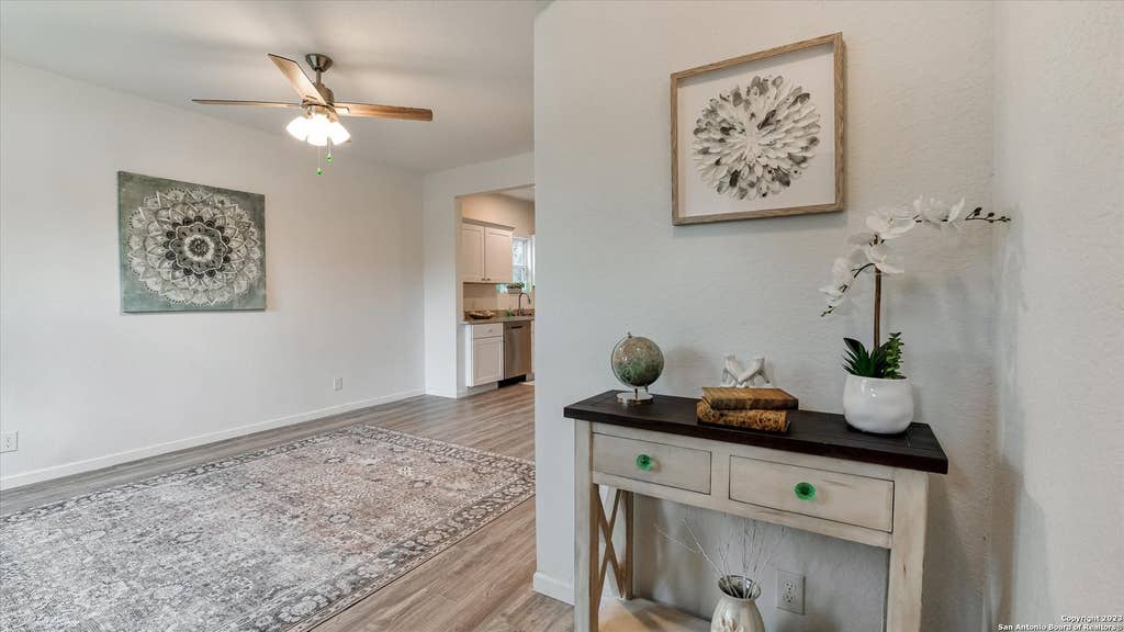 Photo of 815 WAVERLY AVE, San Antonio, TX 78201 (MLS # 1998071)