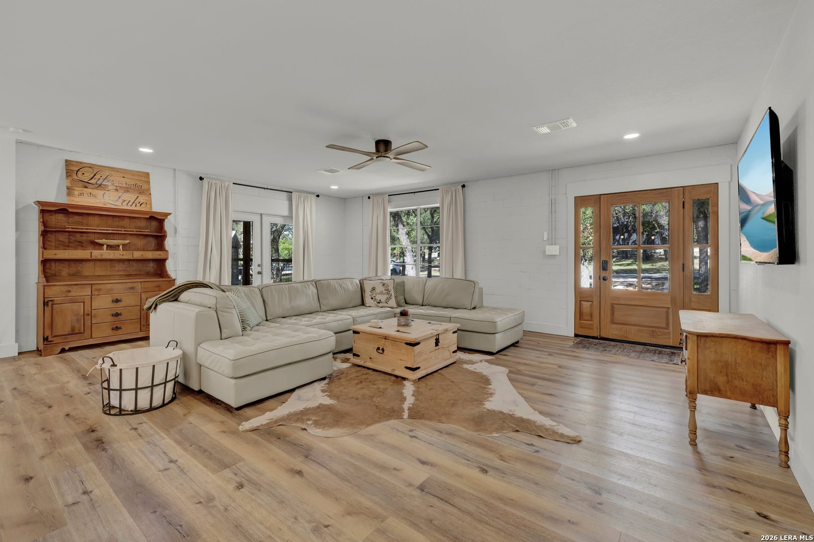 767 VALLEY OAKS DR
