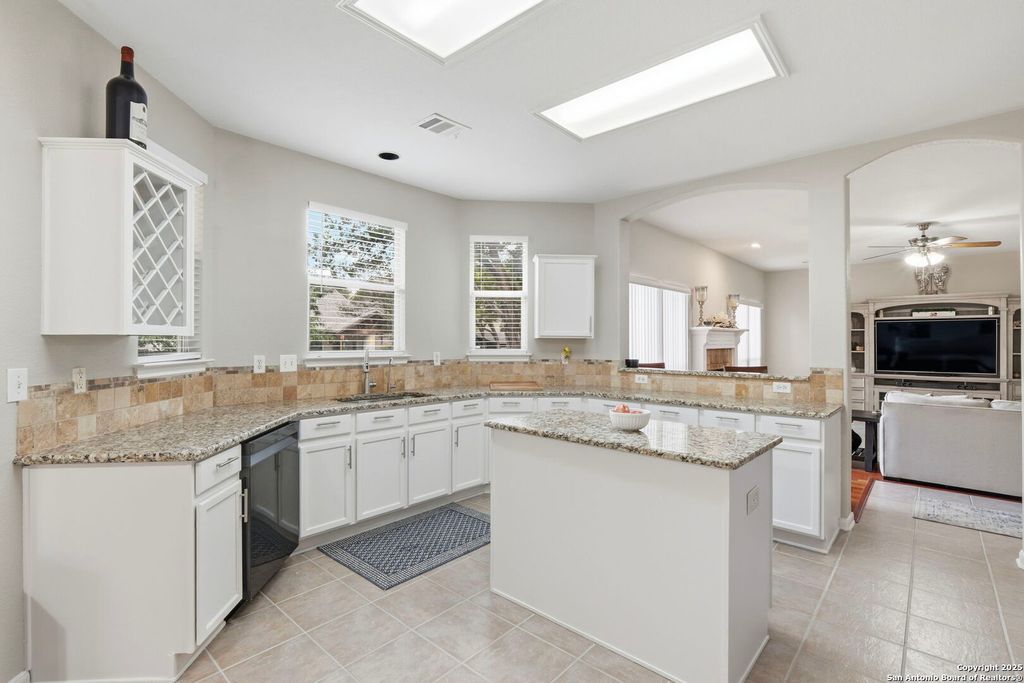 Photo of 3 Brentcove, San Antonio, TX 78254 (MLS # 1918329)