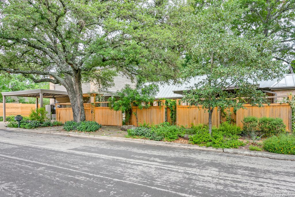 Photo of 2603 Brookhurst, San Antonio, TX 78209 (MLS # 1848117)