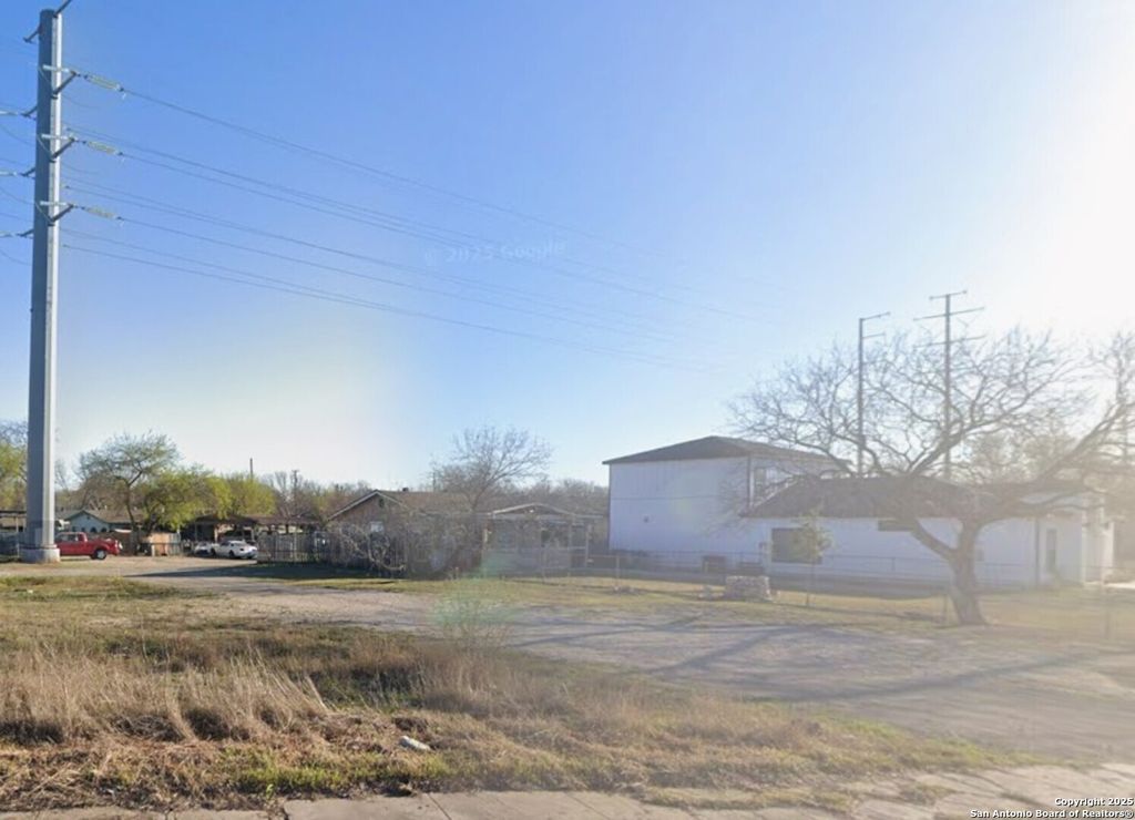 Photo of 4643 Mascota, San Antonio, TX 78237 (MLS # 1930013)